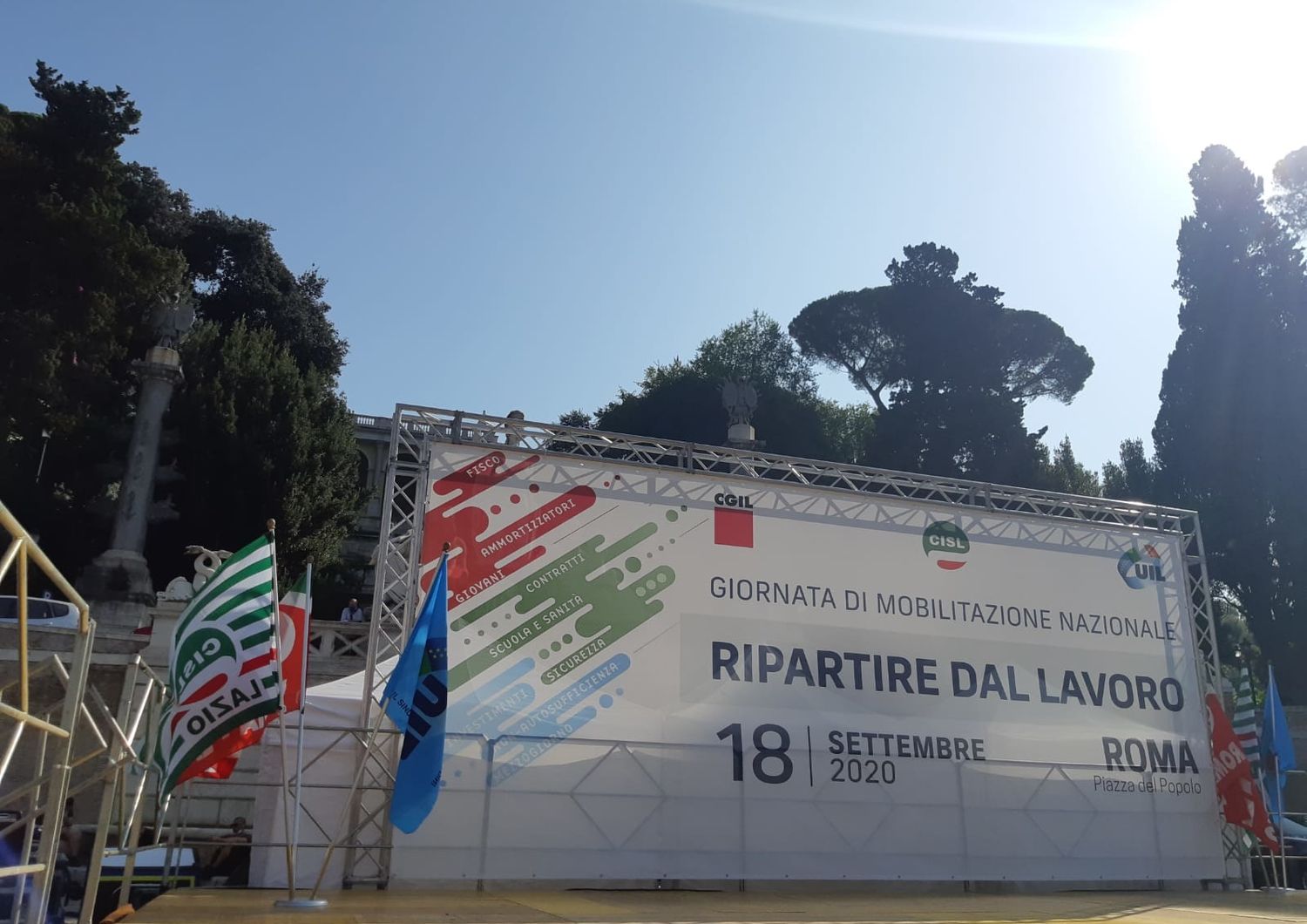 Il palco della manifestazione dei sindacati a Roma