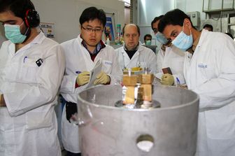 Ispettori dell'Aiea controllano lo stato del programma nucleare iraniano nel laboratorio di Natanz