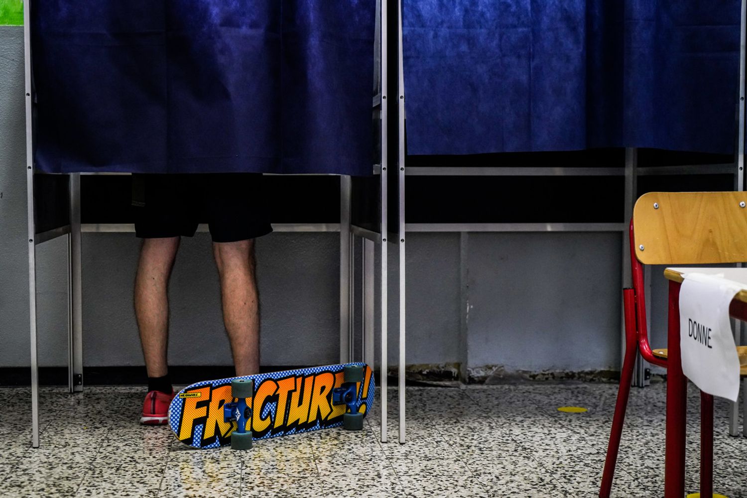 Un seggio per il referendum e le elezioni