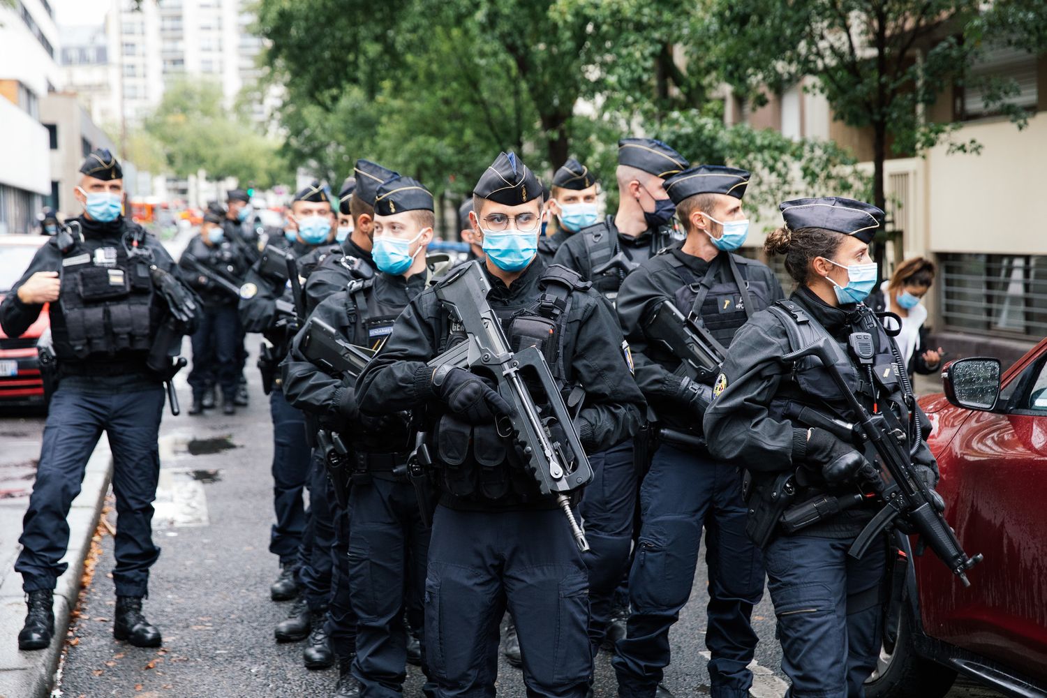 Parigi, attacco arma bianca