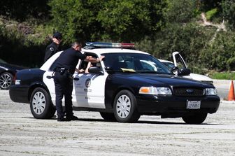 Usa: suprematista bianco ucciso dalla polizia in California