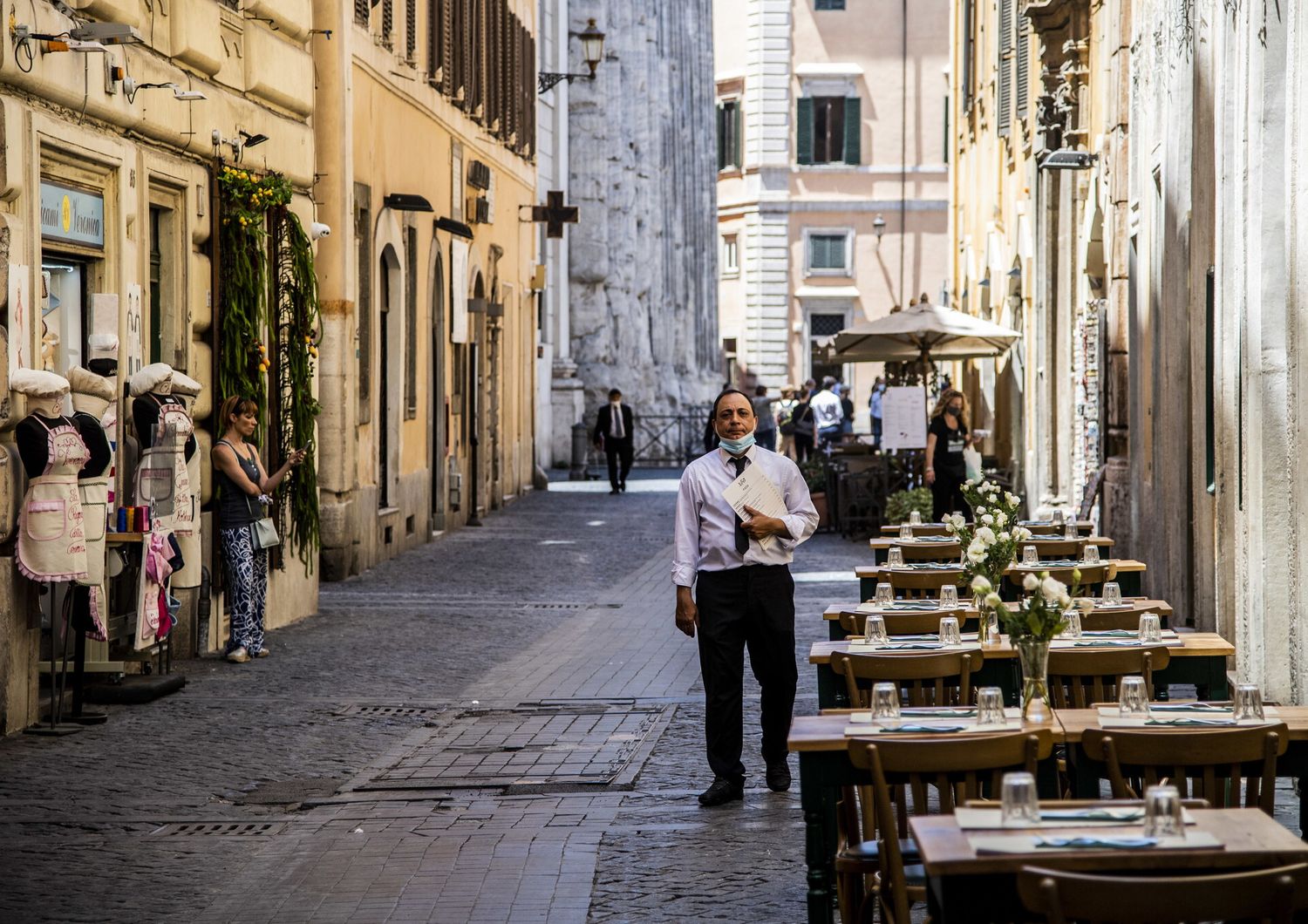 Per Costa oggi ci sono le condizioni per riaprire a fine aprile