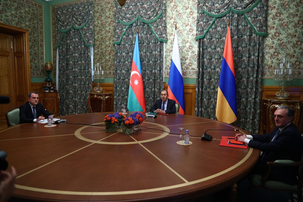Serghei Lavrov con i ministri degli Esteri di Azerbaigian e Armenia