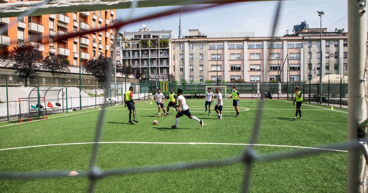 La partita di calcio finisce a coltellate: grave un ragazzo di 15 anni a Napoli