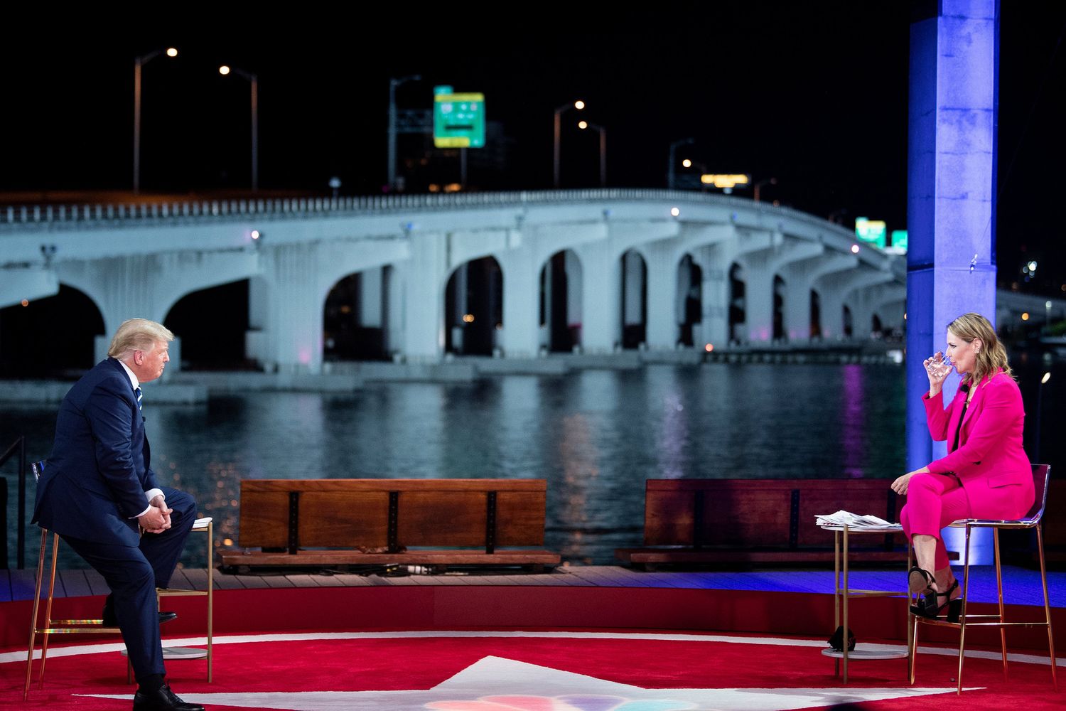 Donald Trump e Savannah Guthrie