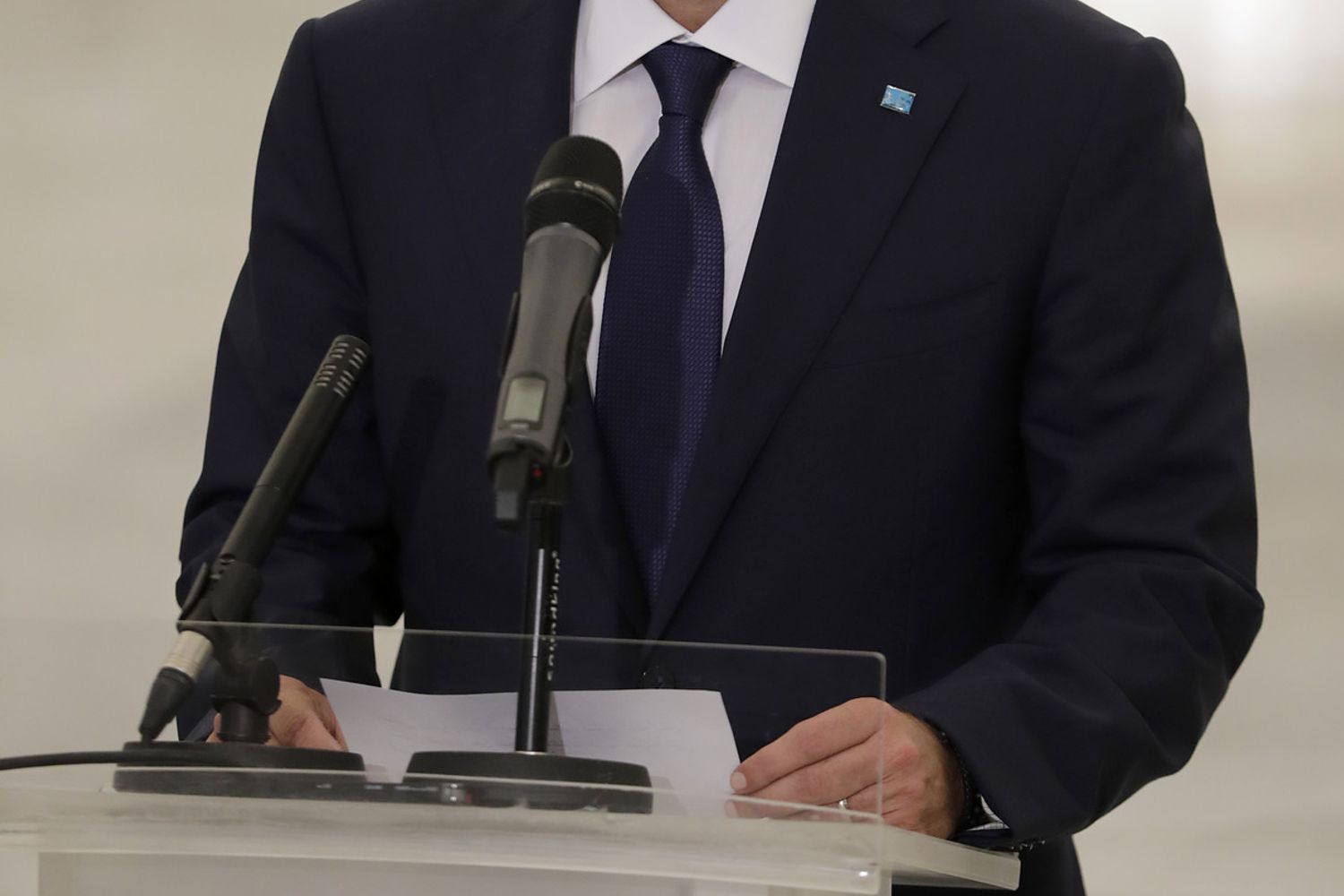 L'ex premier libanese Saad Hariri dopo aver ricevuto l'incarico di formare il nuovo governo a Beirut