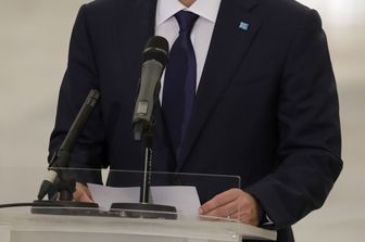 L'ex premier libanese Saad Hariri dopo aver ricevuto l'incarico di formare il nuovo governo a Beirut