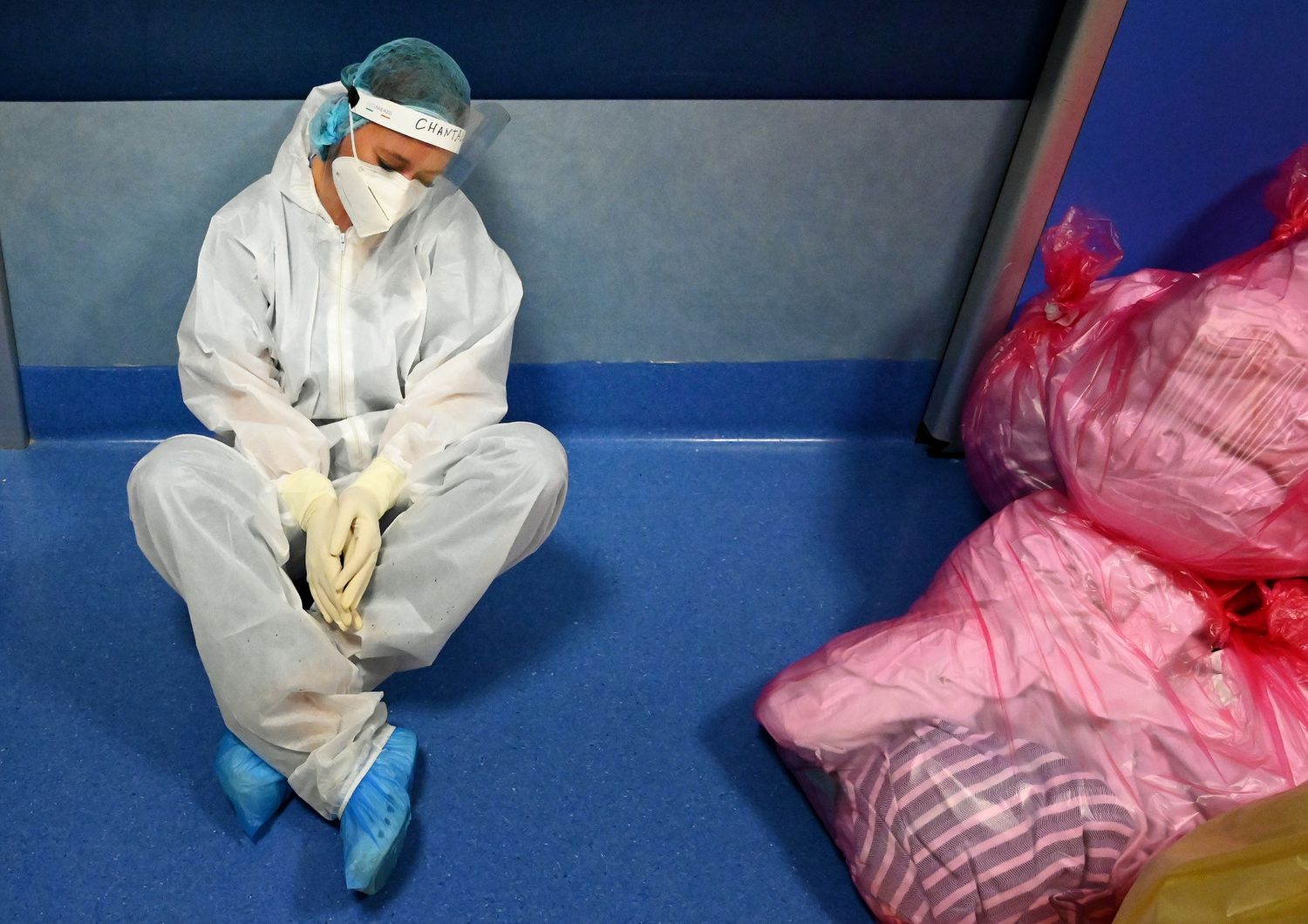 Membro dell'equipe sanitaria in un'ospedale del Lazio, dopo un turno in ospedale in un reparto Covid