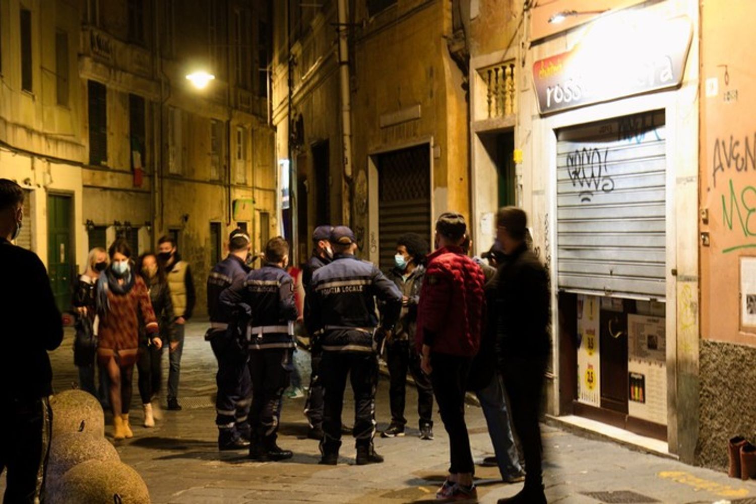 Controlli in centro storico a Genova