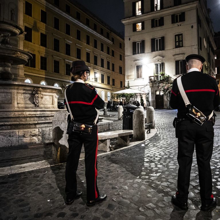 Chiusure serali, coprifuoco contro la movida