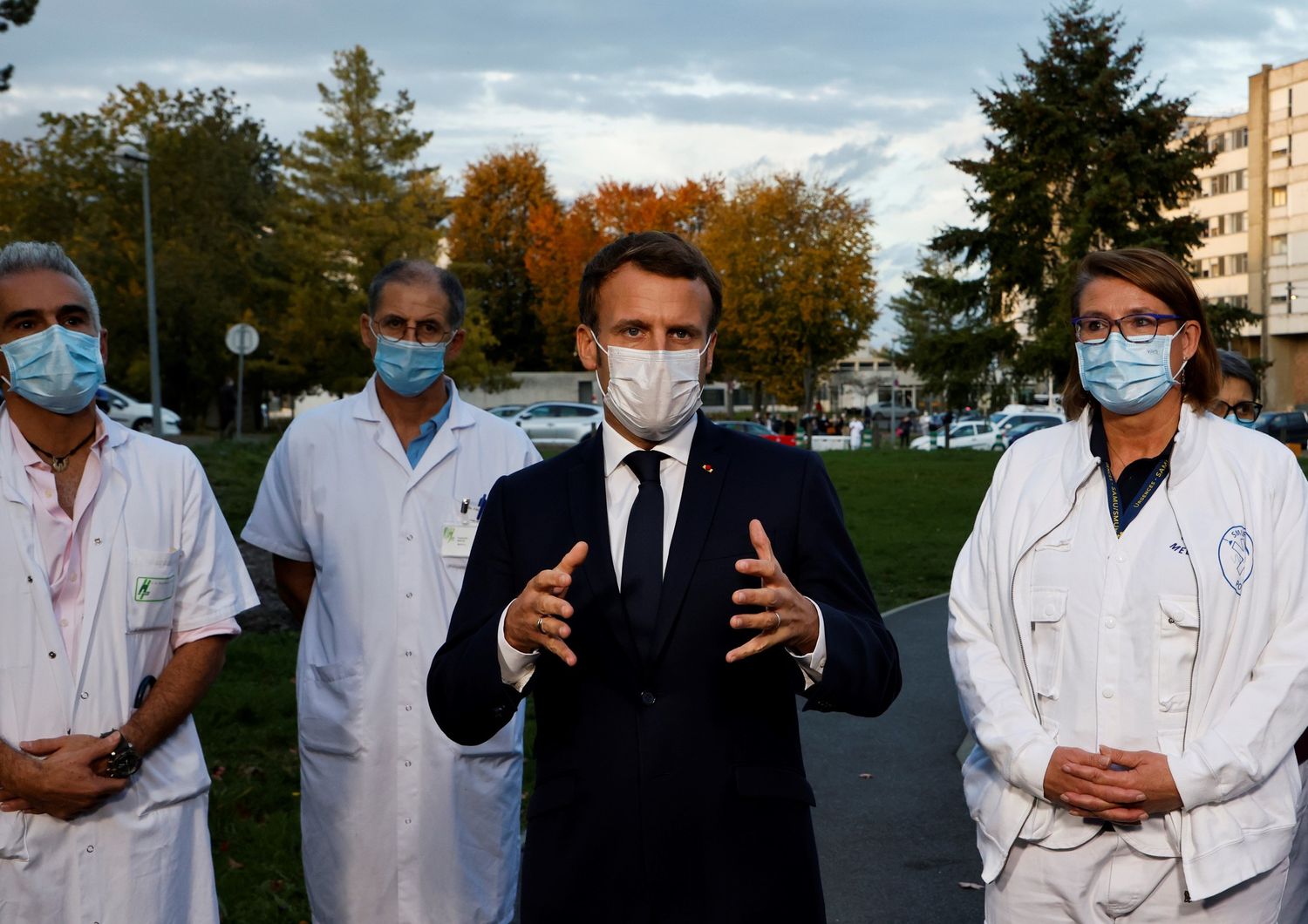 &nbsp;Il presidente francese, Emmanuel Macron, in visita all'ospedale Rene Dubos in Val d'Orise
