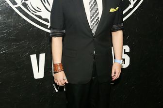 Azim del Brunei a una sfilata di Donatella Versace nel 2013