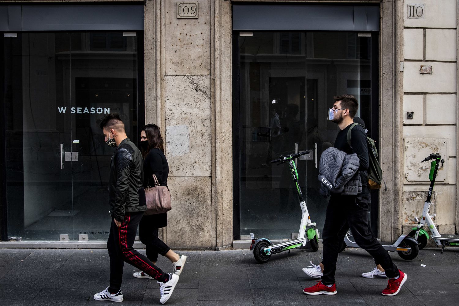 Negozi del Tridente chiusi a causa della crisi economica in seguito alla pandemia di Covid-19