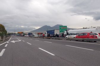 &nbsp;Mezzi incolonnati sull'autostrada&nbsp;