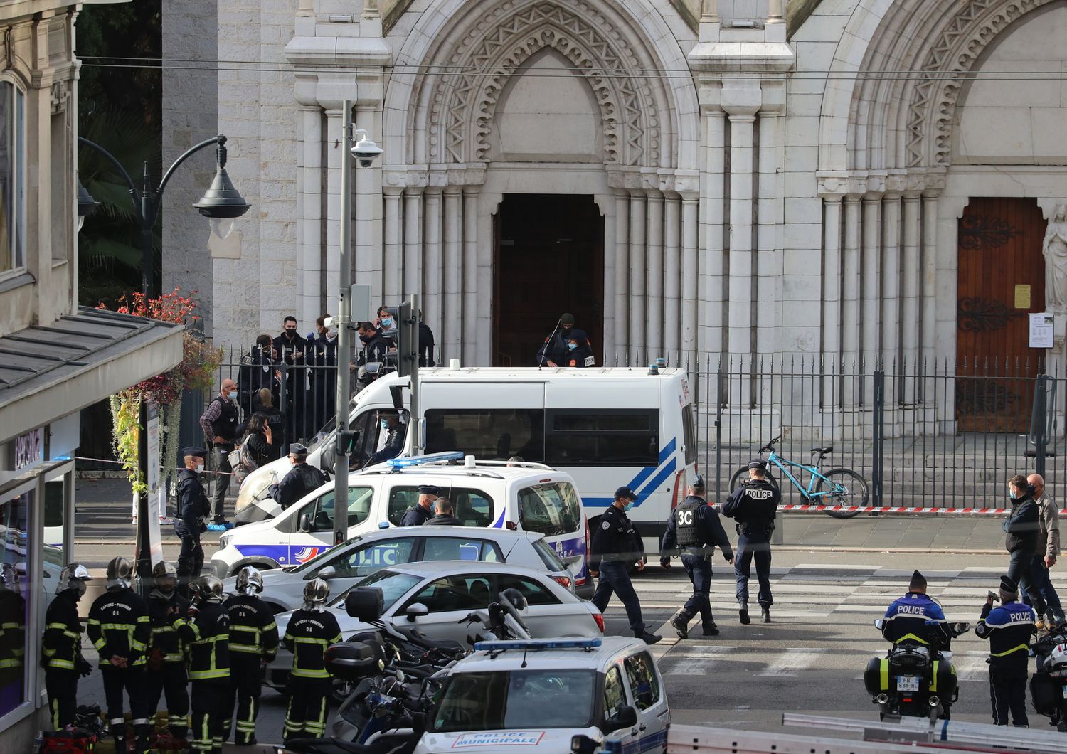 La cattedrale di Nizza teatro dell'attentato costato la vita a 3 persone