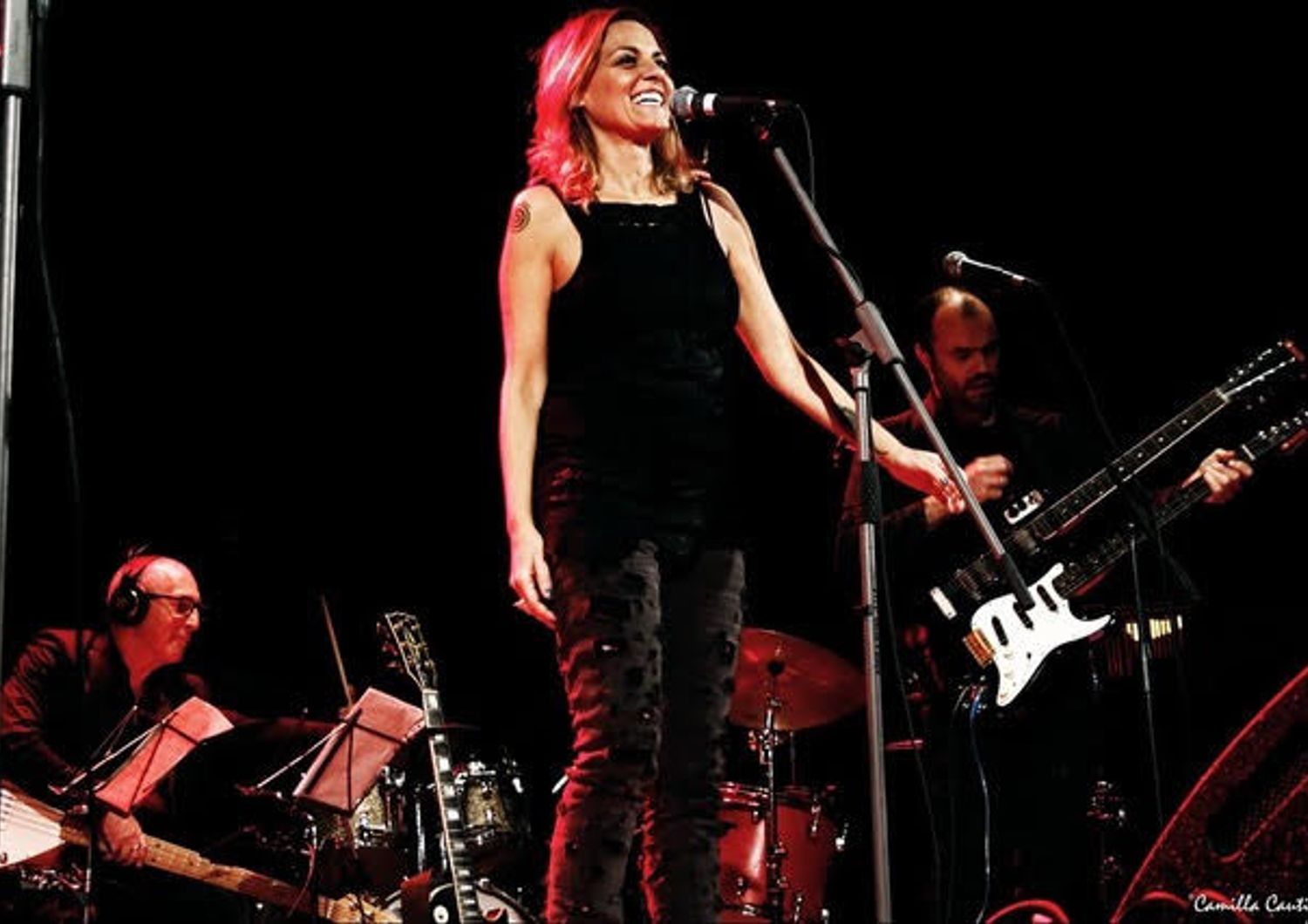 Irene Grandi durante un concerto al Premio Bianca d'Aponte 2016