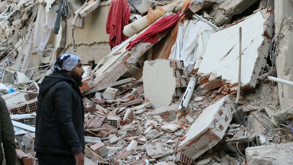 I danni fatti dal terremoto a Smirne&nbsp;