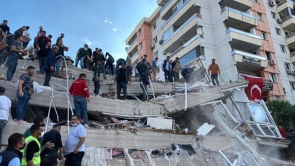 I danni fatti dal terremoto a Smirne&nbsp;