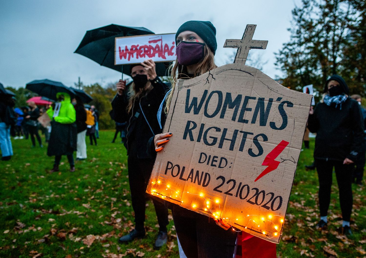 Un momento della manifestazione pro-aborto a Varsavia