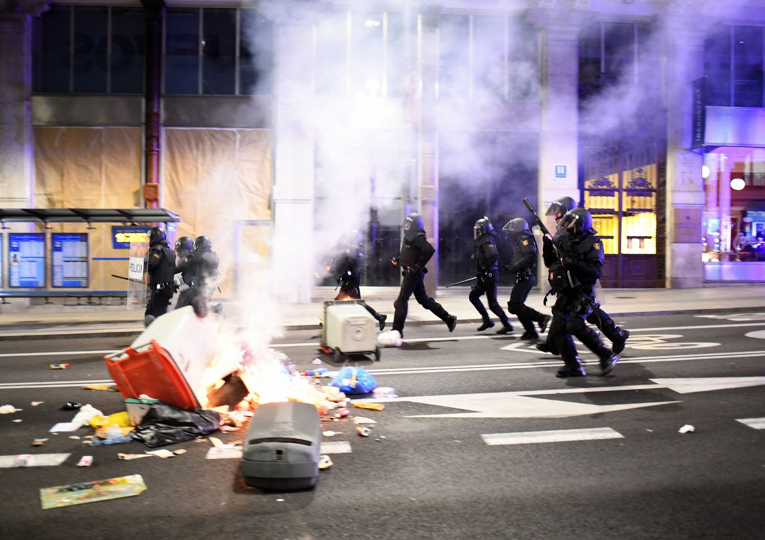 Scontri a Madrid, proteste contro il coprifuoco&nbsp;