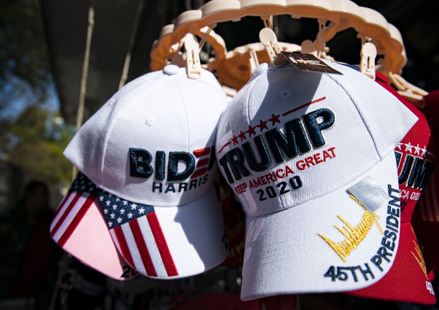 Cappellini della campagna elettorale di Donald Trump e Joe Biden