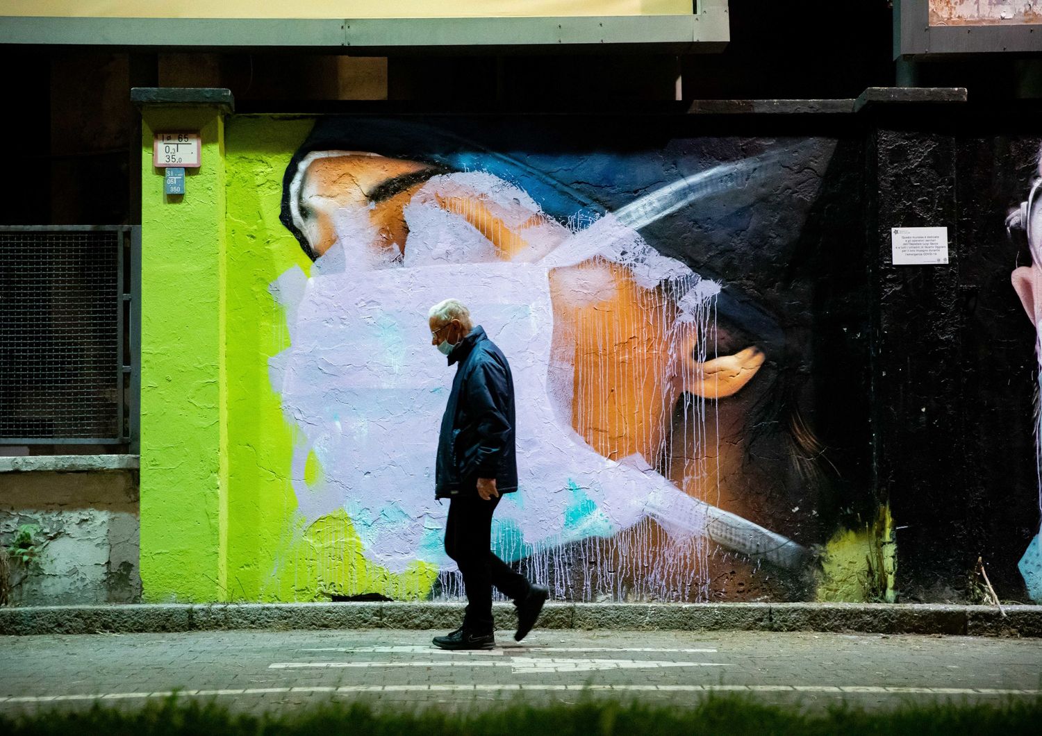 Il murales di Milano in omaggio del personale impegnato contro il coronavirus vandalizzato