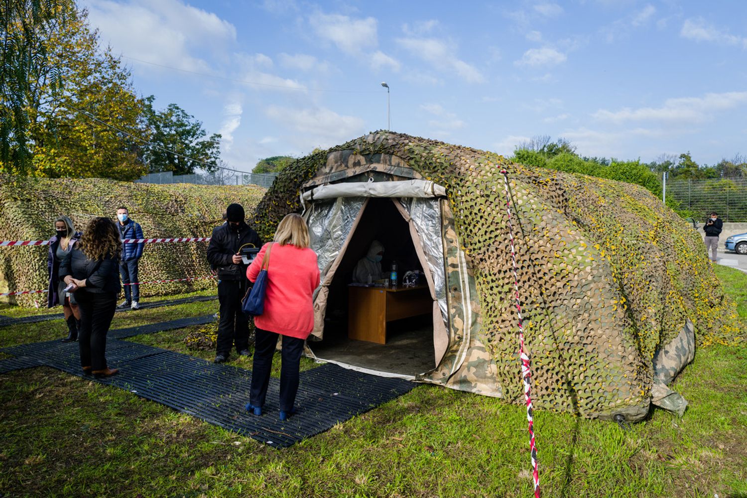 Le tende allestite dall'esercito a Napoli&nbsp;