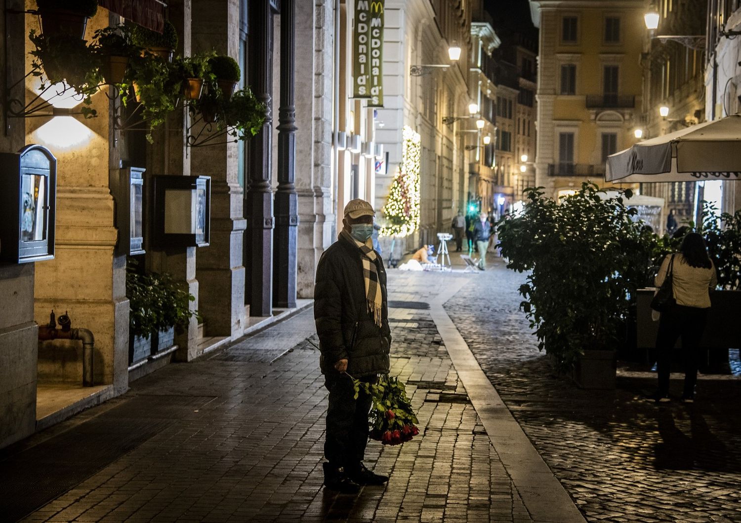 Le strade dello shopping di Roma deserte