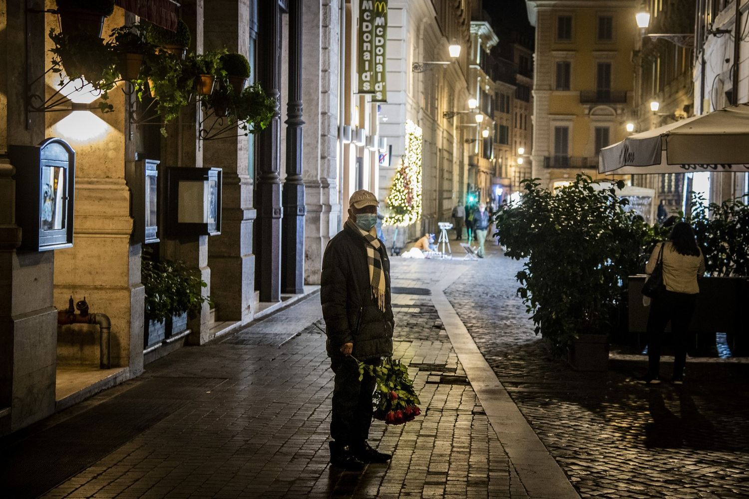 Le strade dello shopping di Roma deserte