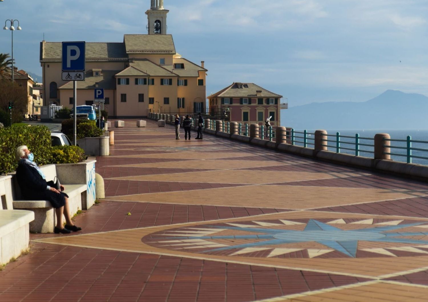 &nbsp;Il lungomare di Genova a Boccadasse