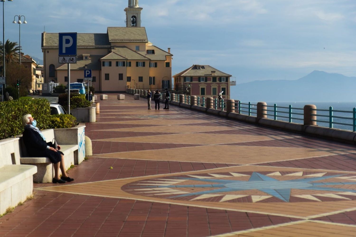 &nbsp;Il lungomare di Genova a Boccadasse