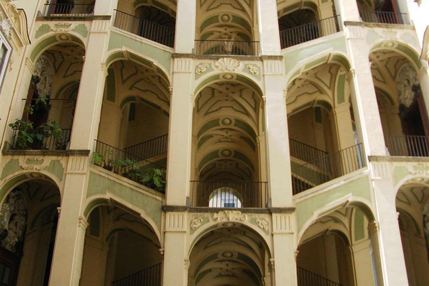 Palazzo Spagnuolo nel rione Sanit&agrave;, a Napoli