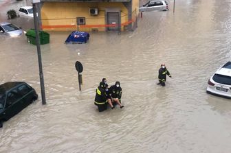 La bomba d'acqua su Crotone