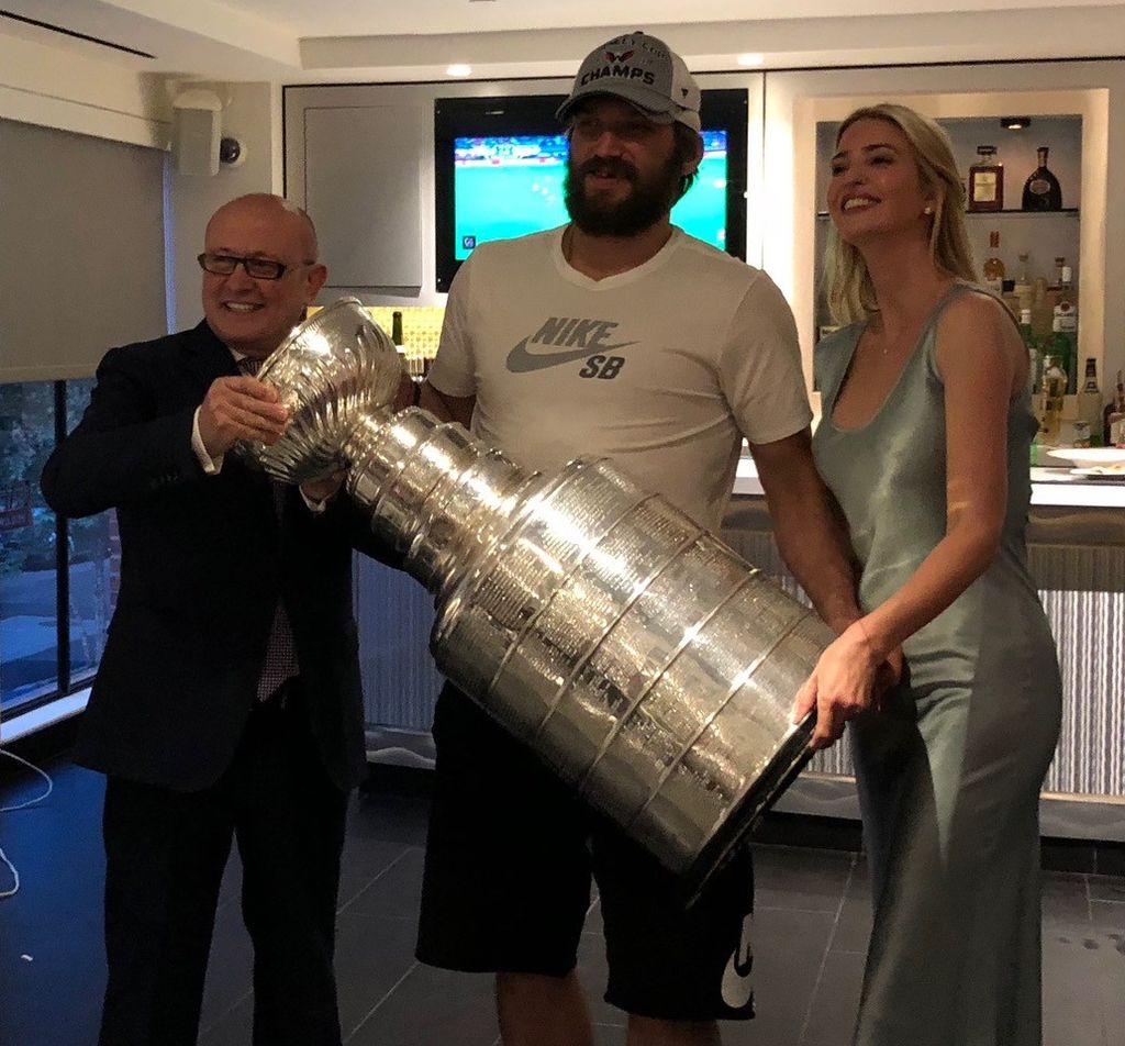 Franco Nuschese ed Ivanka Trump con &nbsp;Alex Ovechkin. Il capitano dei&nbsp;Washington Capitals