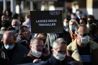 &nbsp;Proteste dei ristoratori francesi: locali chiusi almeno fino al 20 gennaio