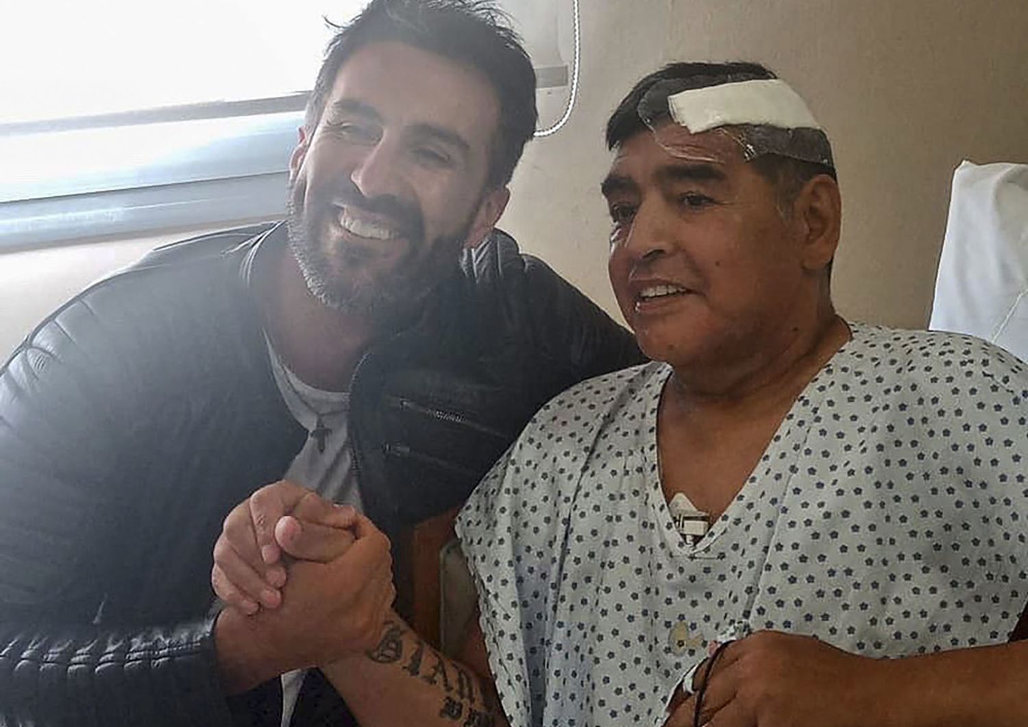 Maradona dopo l'operazione