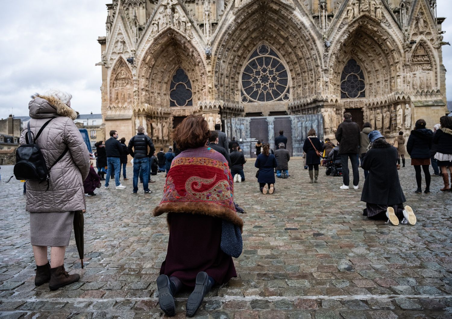 &nbsp;Manifestazione davanti alla cattedrale di Reims per il diritto alla messa