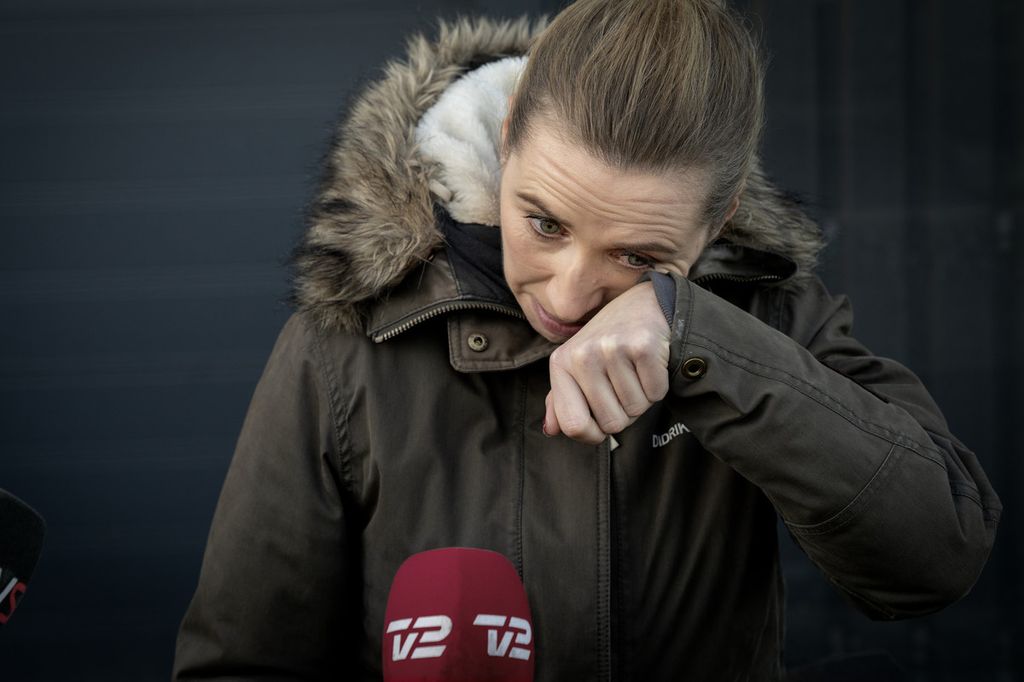 Danimarca: la premier Mette Fredriksen piange davanti ai giornalisti rispondendo alle domande sui visoni