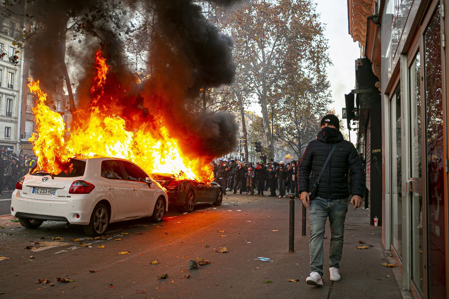 Scontri a Parigi durante la Marcia per la Libert&agrave;