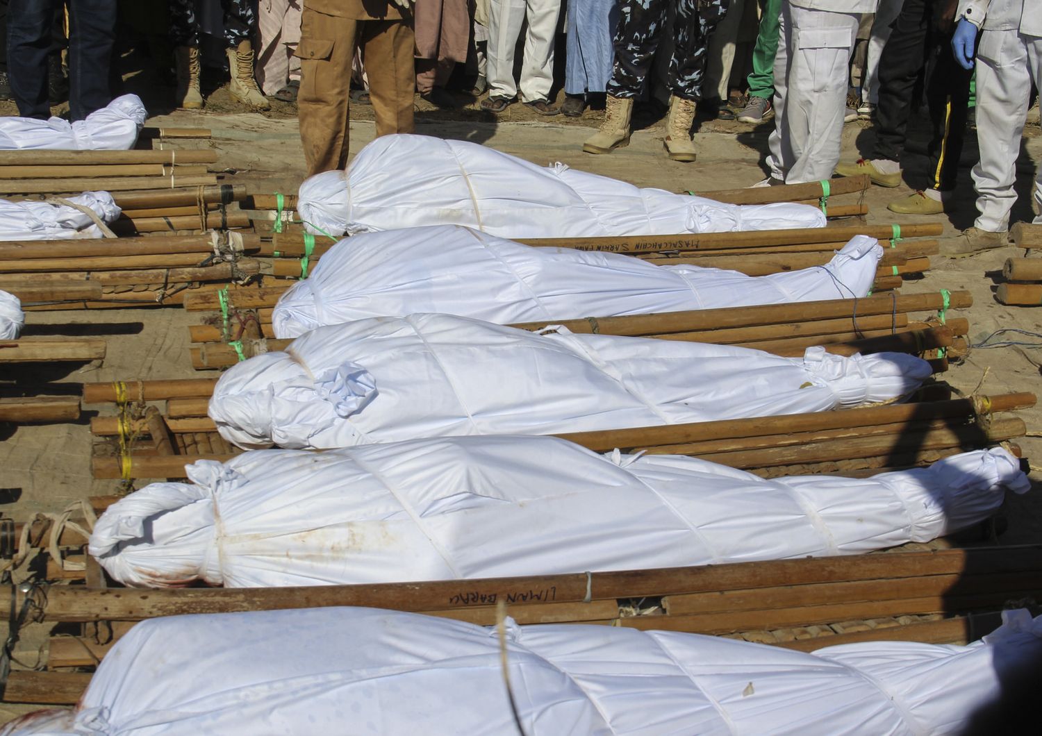 I corpi di alcune vittime di Boko Haram