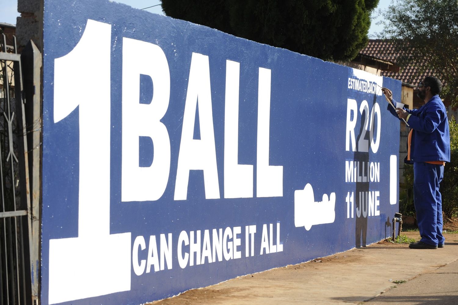 Una pubblicit&agrave; della lotteria in Sudafrica