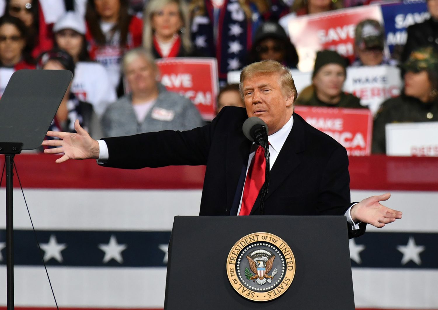 Un momento del comizio di Trump a Valdosta, in Georgia