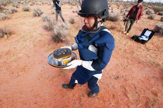 Il recupero della capsula con i campioni di asteroide inviata dalla sonda Hayabusa-2