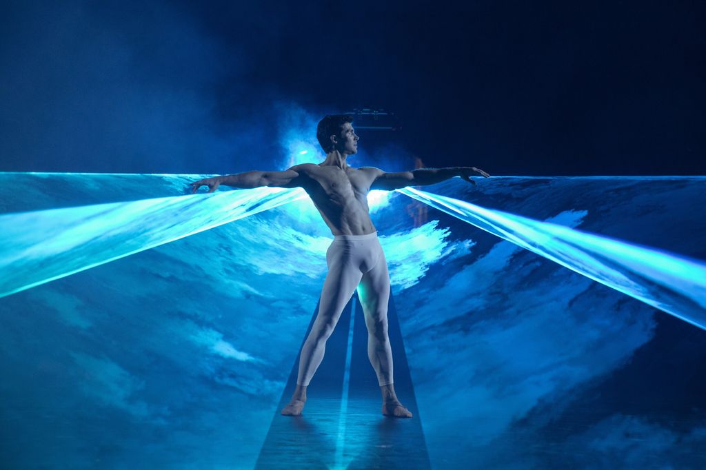 Roberto Bolle sul palco del Teatro alla Scala