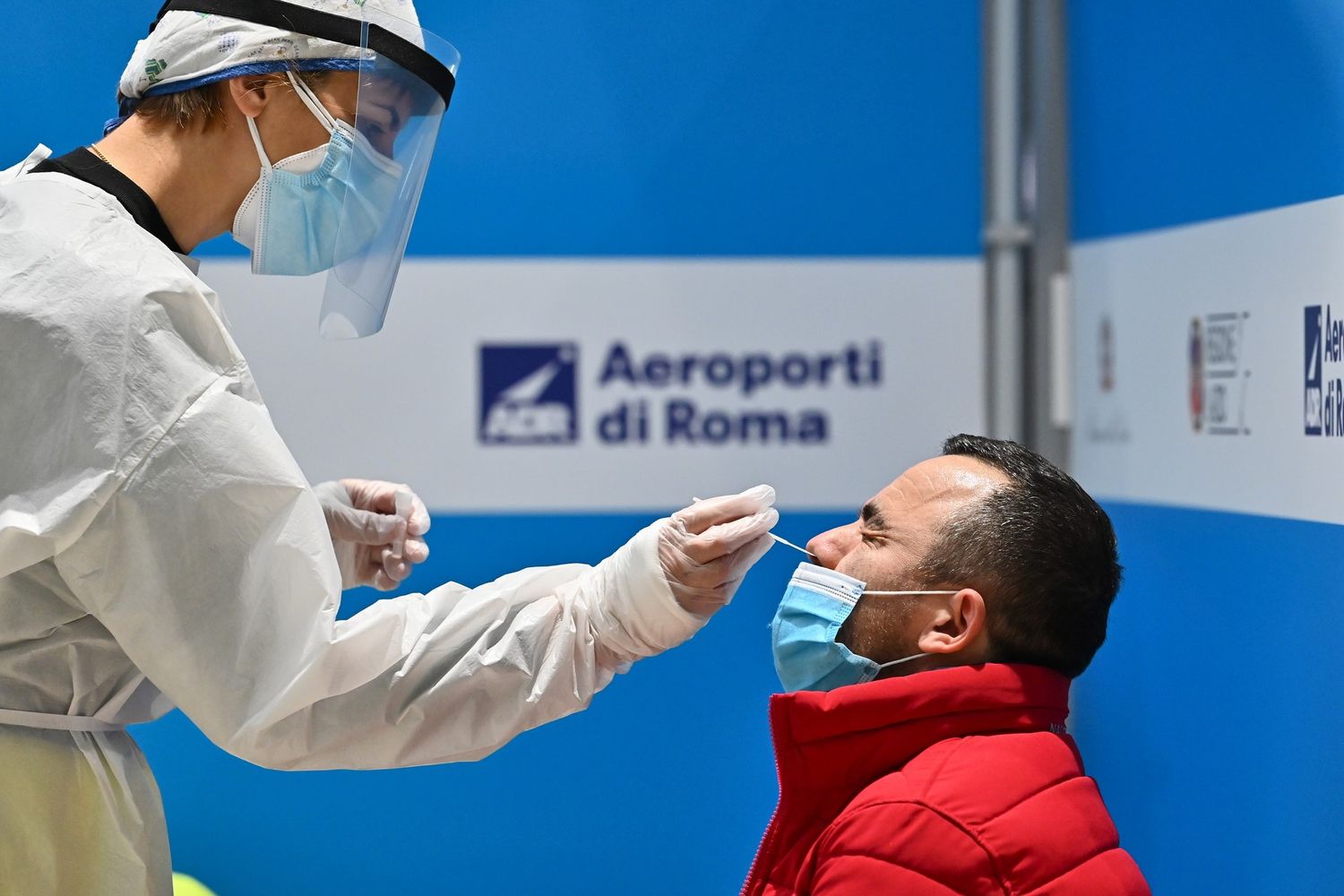 Tamponi all'aeroporto di Roma