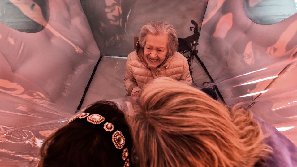 &ldquo;Stanza degli abbracci&rdquo; nella residenza per anziani Anna Maria di Ivrea