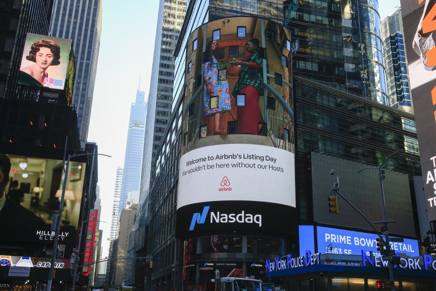 Wall Street, debutto Airbnb al Nasdaq
