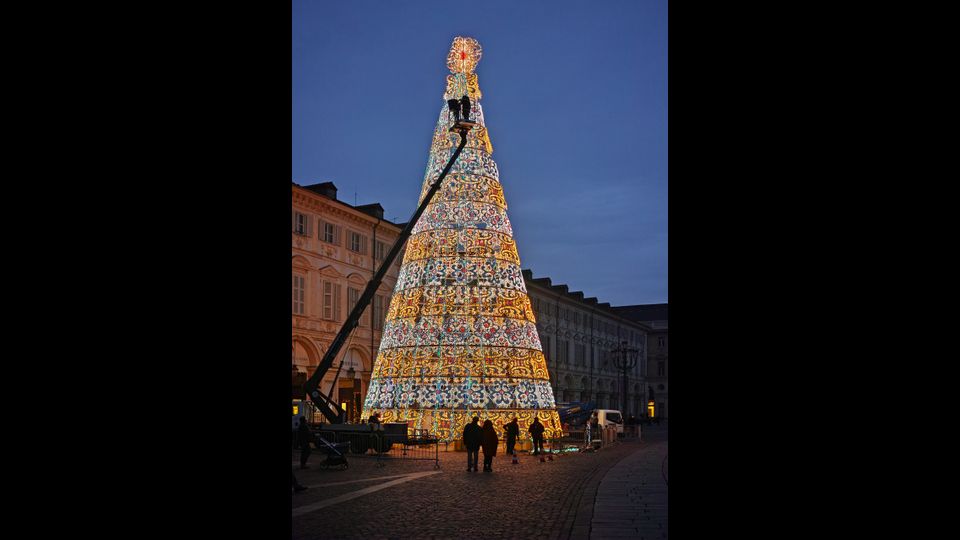 L'albero di Natale in piazza San Carlo a Torino