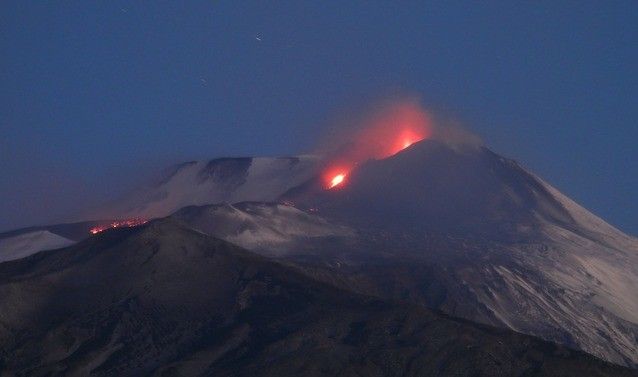 Etna, foto del parossismo della notte tra il 13 e il 14 dicembre 2020