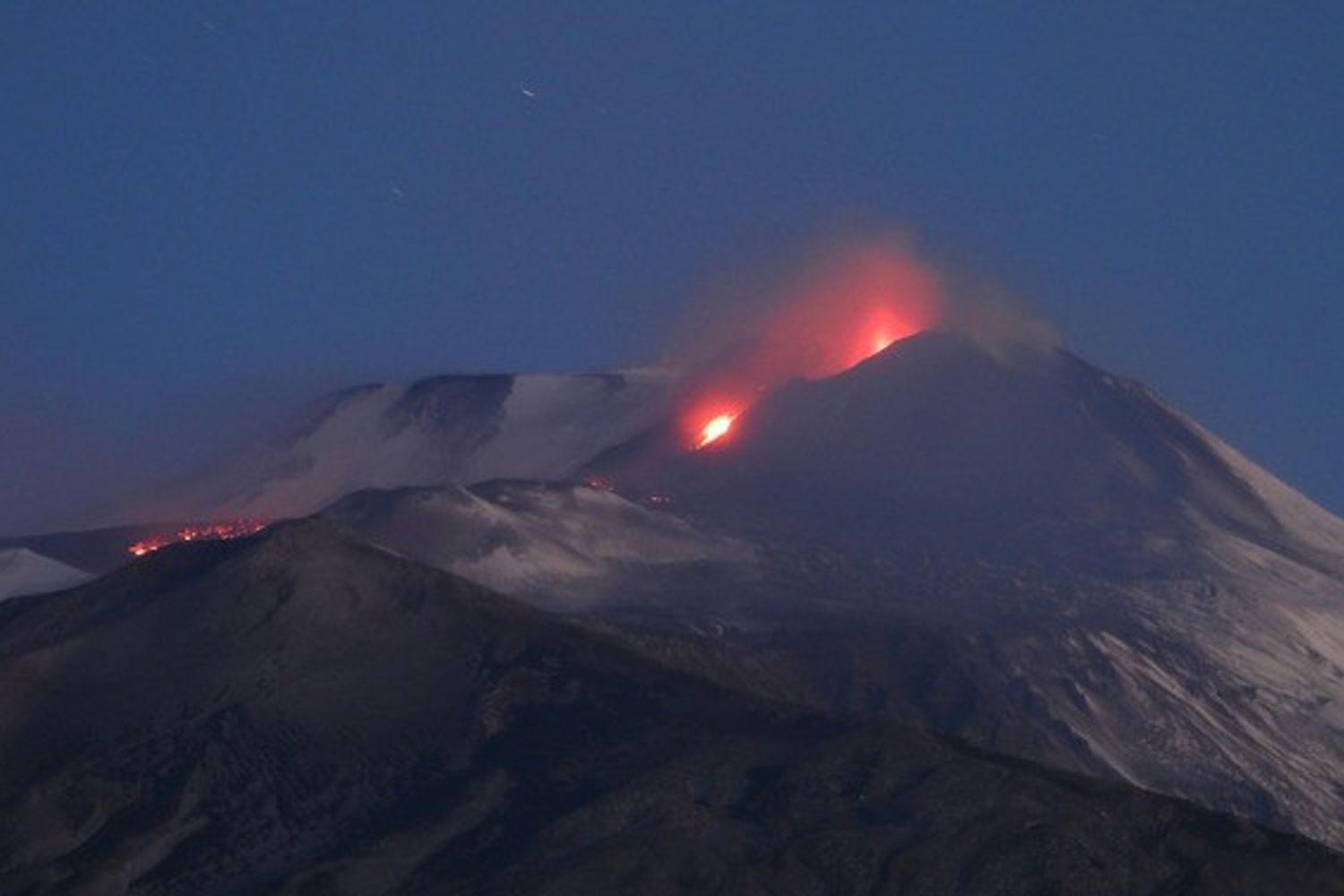 Etna, foto del parossismo della notte tra il 13 e il 14 dicembre 2020